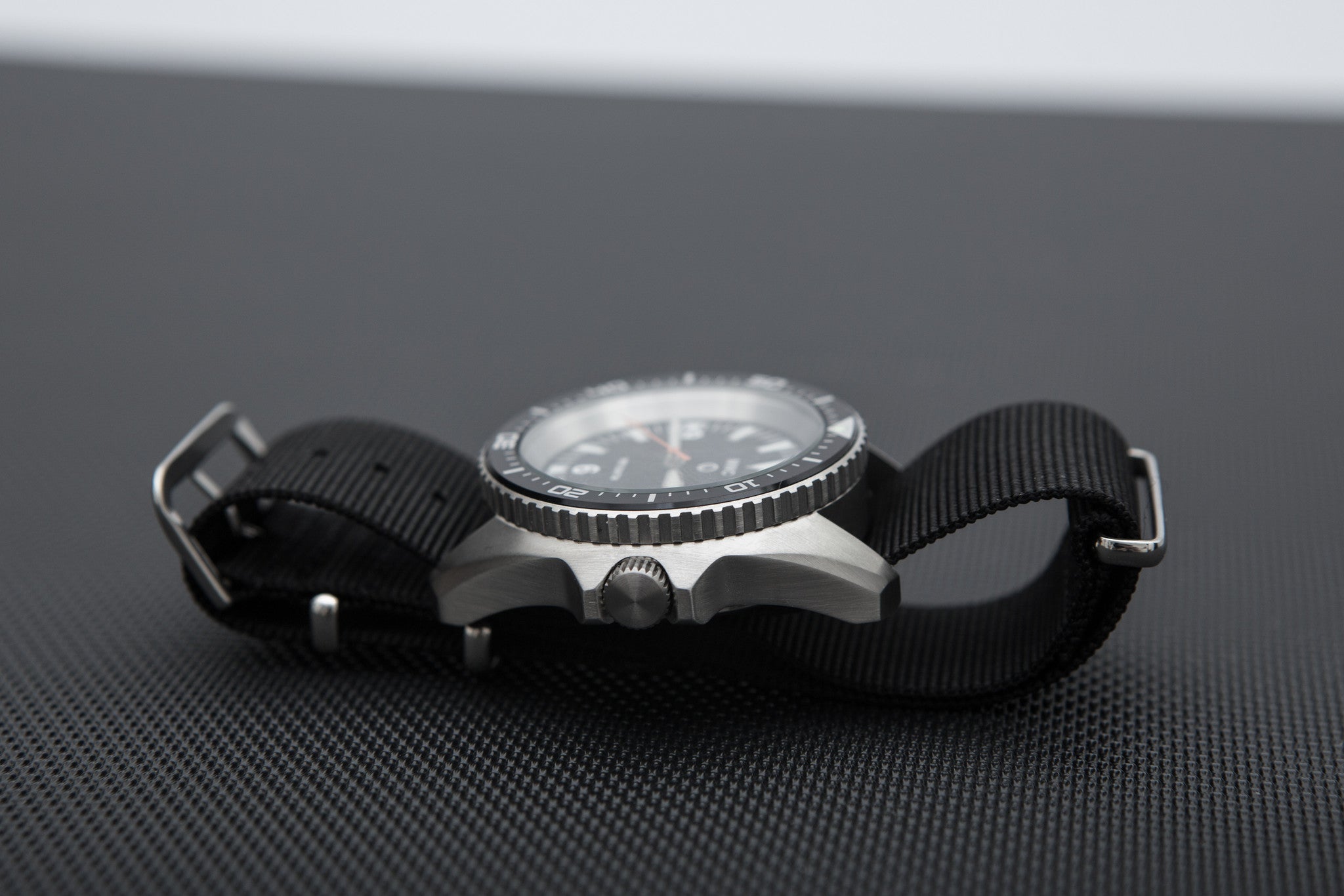 MWC Heavy Duty 300m Military Divers Watch in Stainless Steel Case (Quartz) with Sapphire Crystal and Ceramic Bezel