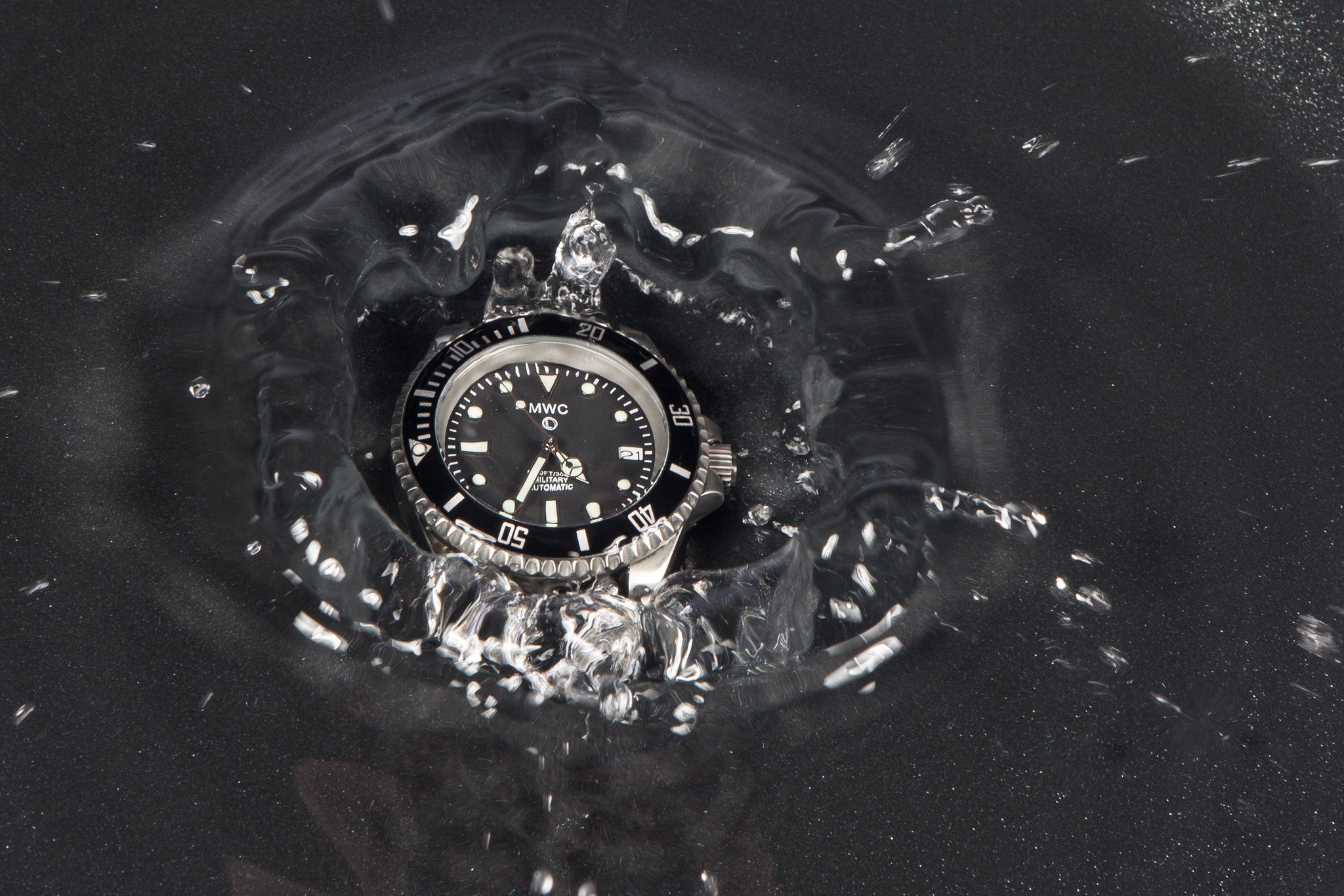 MWC Professional Military Diver 300m – Swiss Sellita SW200 Automatic with Sapphire Crystal, Ceramic Bezel & NATO Webbing Strap